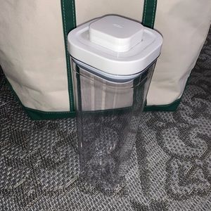 OXO POP Airtight Storage Container 2.3qt / 2.2 L